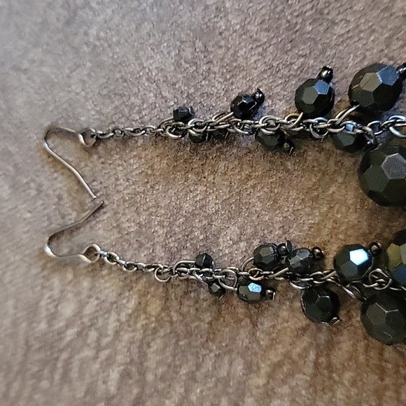 Vtg Extra Long Witchy Gothic Gunmetal Black Cluster Beaded Dangle Earrings - Picture 4 of 4